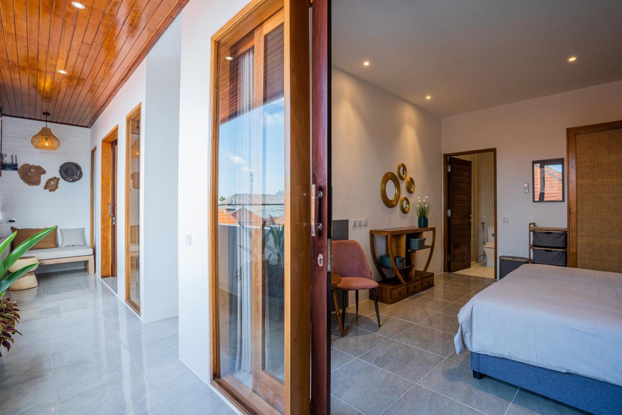 Villa New! Sony 1 - 3br Next To Legian