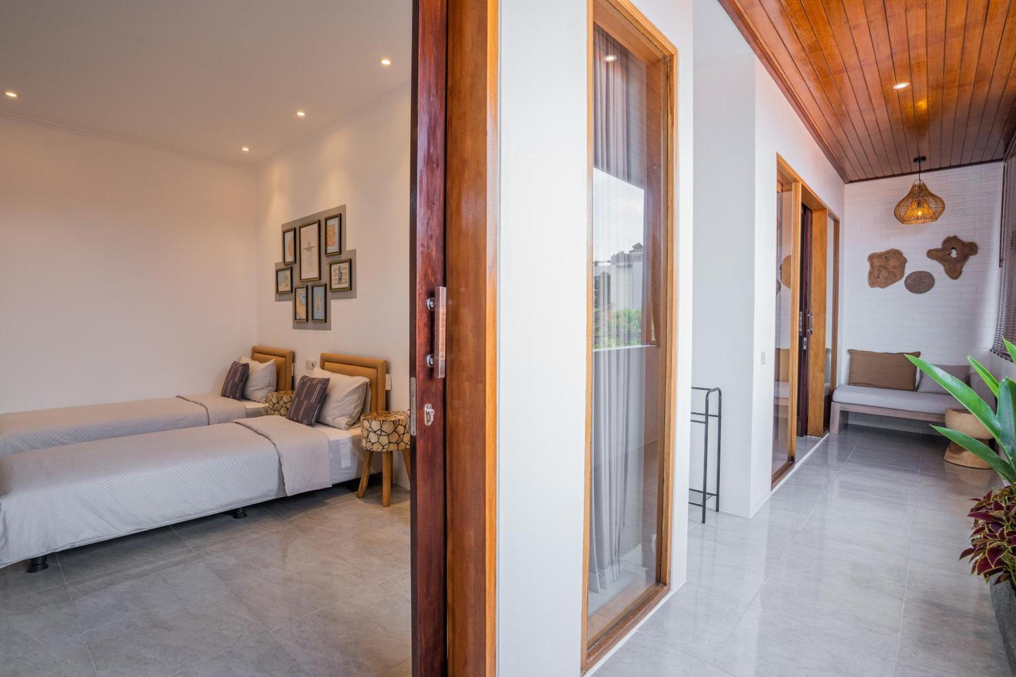 Villa New! Sony 1 - 3br Next To Legian *