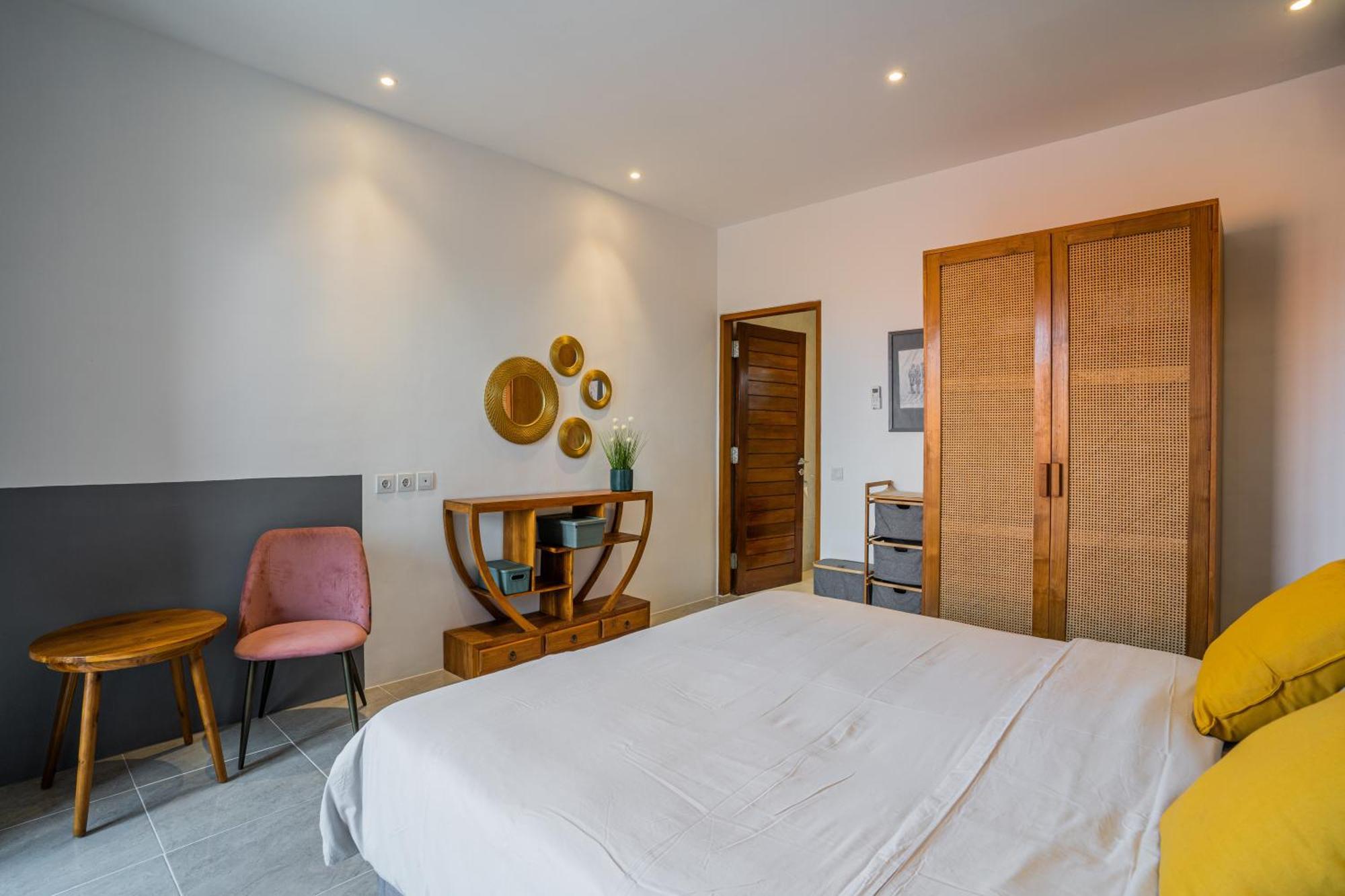 New! Sony 1 - 3br Next To Legian