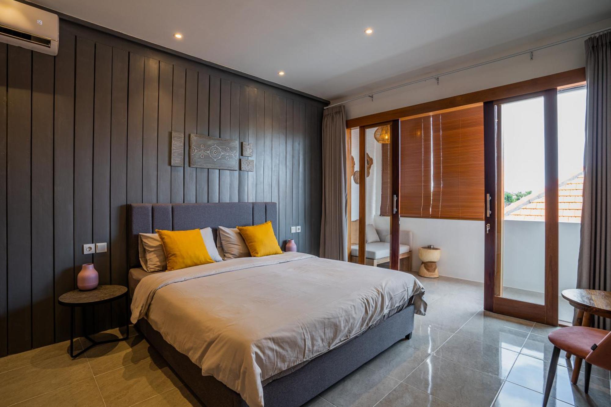 New! Sony 1 - 3br Next To Legian Villa *