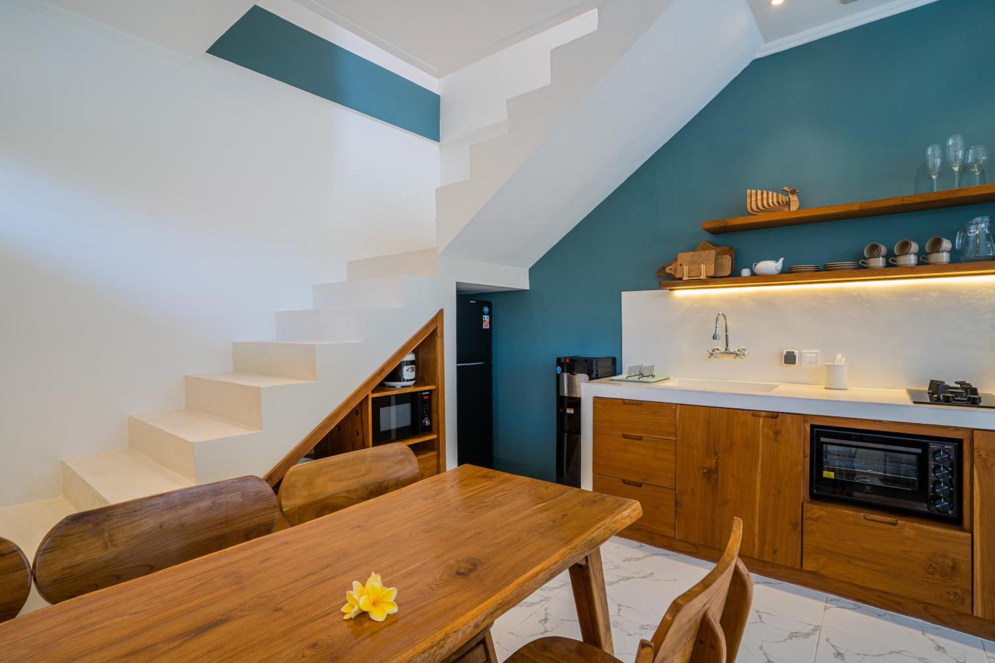 New! Sony 1 - 3br Next To Legian Villa *